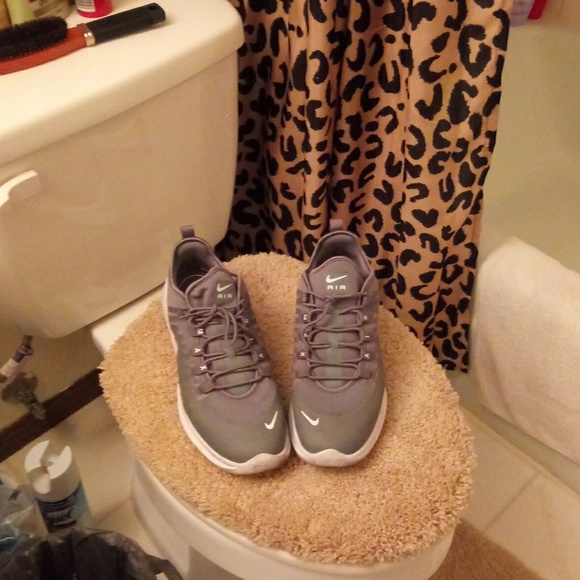 Nike Air Max - Picture 2 of 2